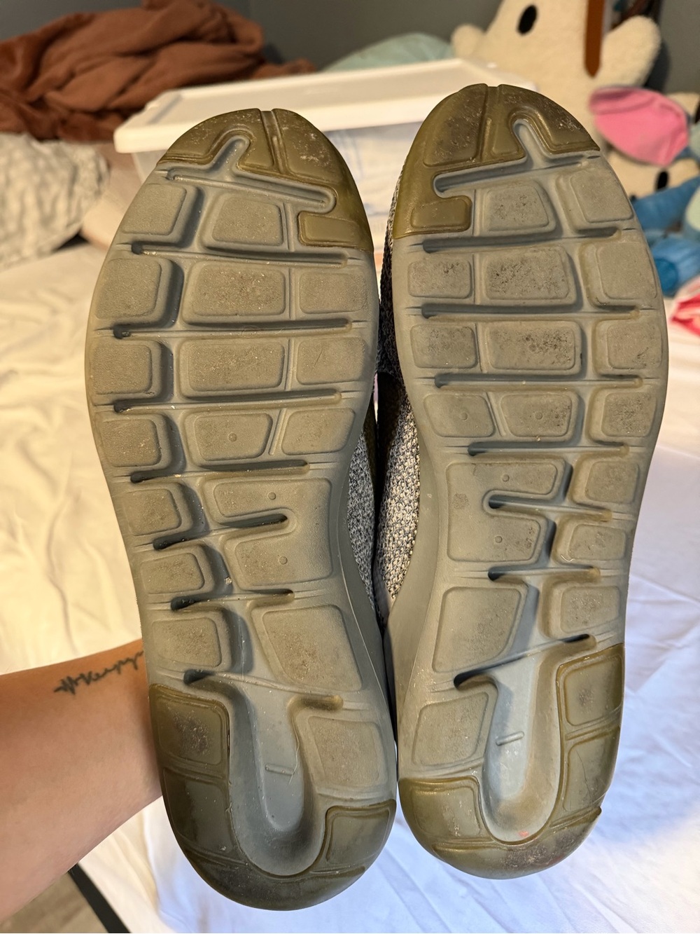 Nike Men’s Grey Knit Athletic Sneakers - Picture 4 of 10